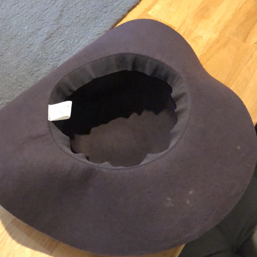 Floppy Hat - Picture 3 of 5